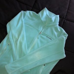 ✨Columbia baby blue jacket✨